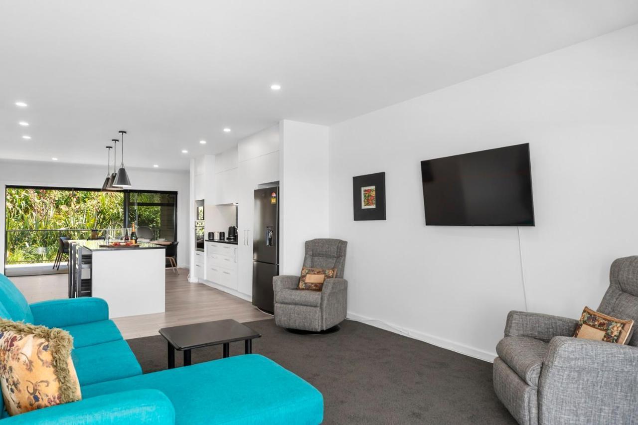 Blue Dun Views - Taupo Apartment Luaran gambar